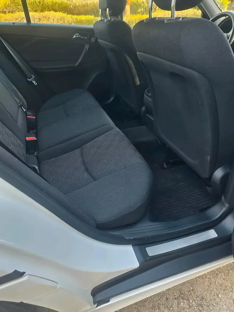 Gebraucht Mercedes C220 150 PS (110 kW) 2005 Weiß Limousine