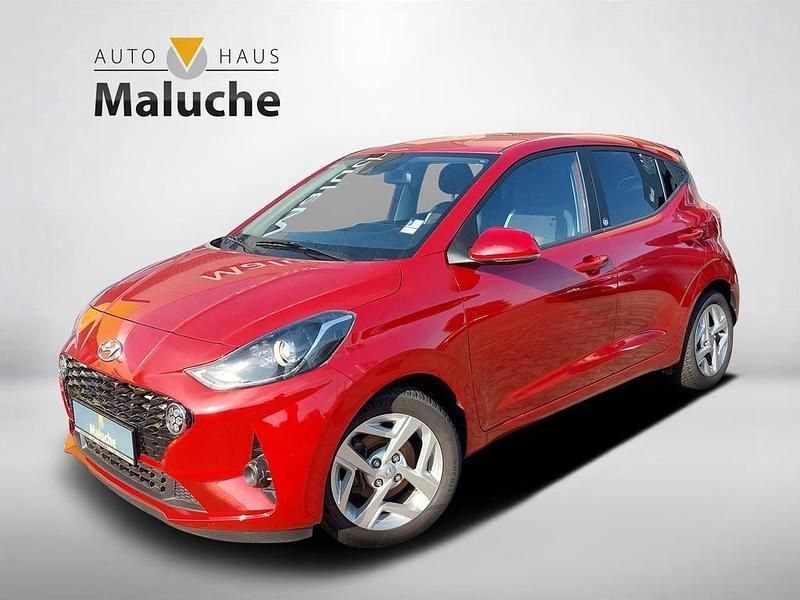 Dragon red / met Gebraucht 2022 Hyundai i10 Edition 30 Kleinwagen | 12.990 € (Fairer Preis) - Bild 1/4
