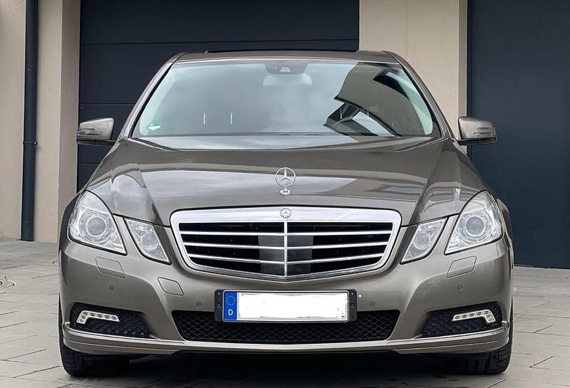 Second-hand Mercedes E250 204 CP (150 kW) 2009 Berlinǎ