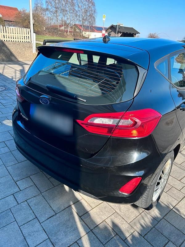Gebraucht Ford Fiesta 71 PS (52 kW) 2018 Schwarz Kleinwagen