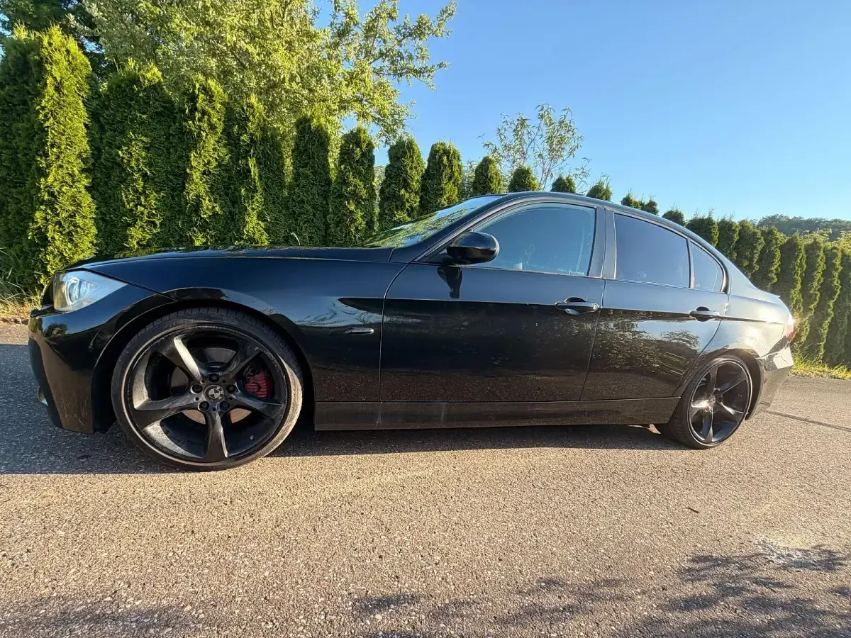 Käytetty BMW 330 Performance 231 HP (169 kW) 2006 Musta Sedan