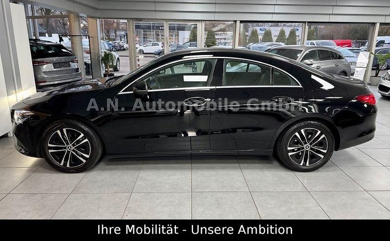 Gebraucht Mercedes CLA180 136 PS (100 kW) 2023 Schwarz Limousine