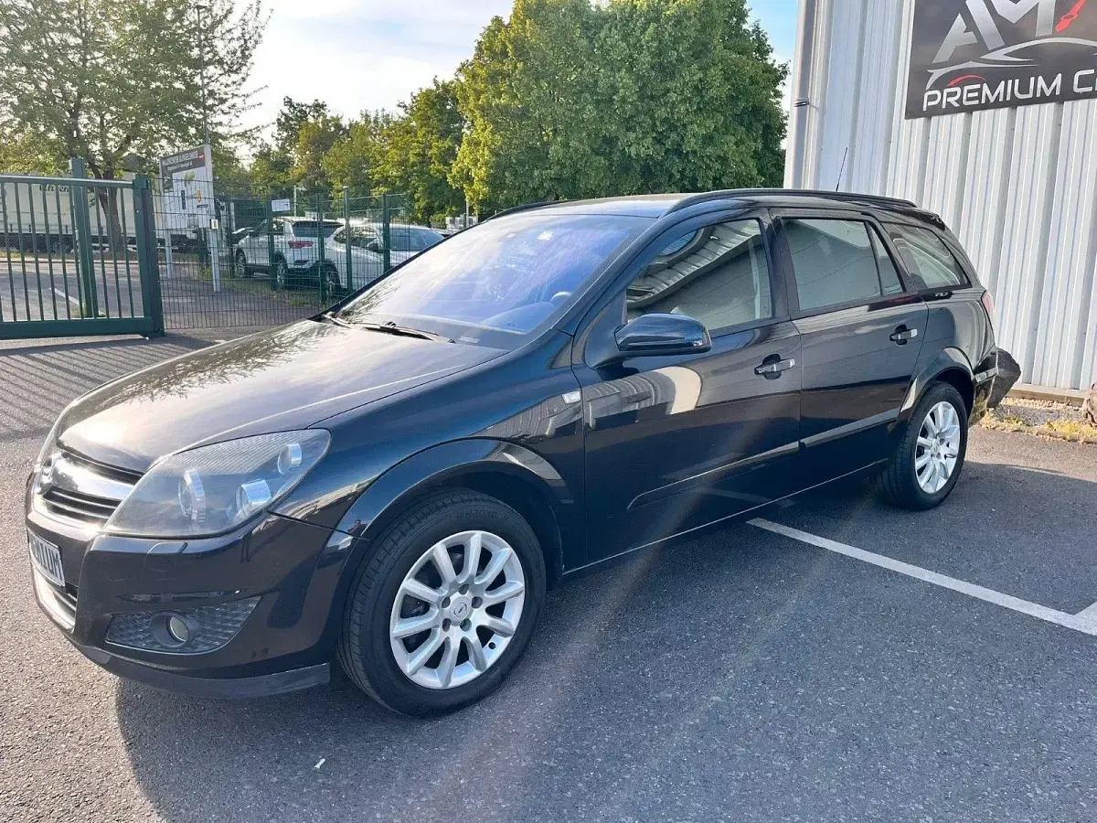 Gebraucht Opel Astra Innovation 140 PS (102 kW) 2008 Schwarz Kombi
