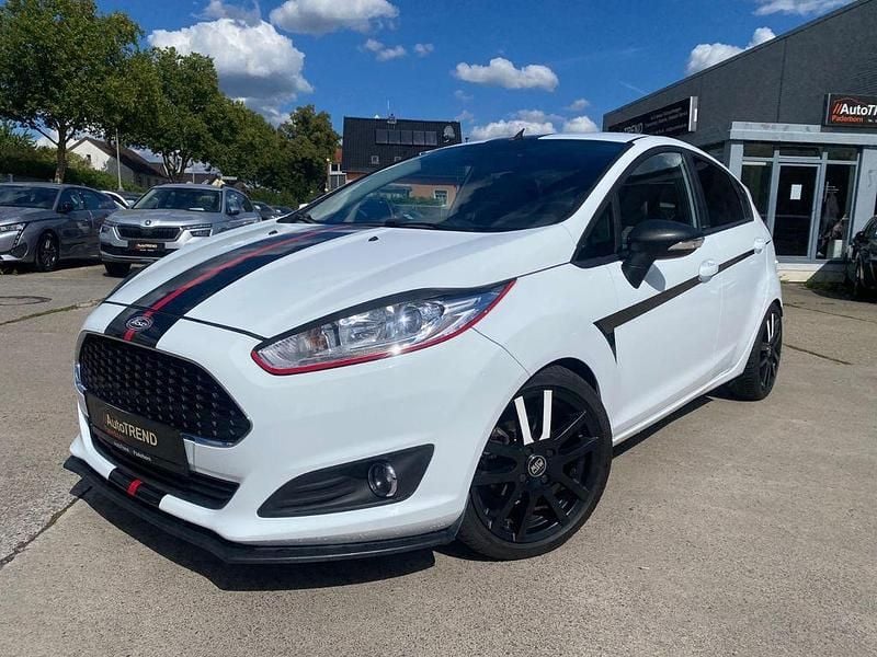 Frozen white Gebraucht 2017 Ford Fiesta ST-Line Kleinwagen | 9.899 € (Guter Preis) - Bild 1/4