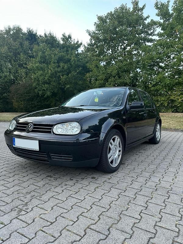 Schwarz Gebraucht 1999 VW Golf IV Kleinwagen | 1.650 € (Etwas zu teuer) - Bild 1/4