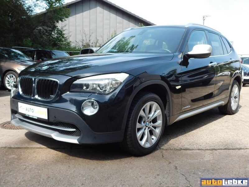 Black sapphire (metallic) Gebraucht 2011 BMW X1 Sport Line SUV | 10.790 € (Teuer) - Bild 1/4