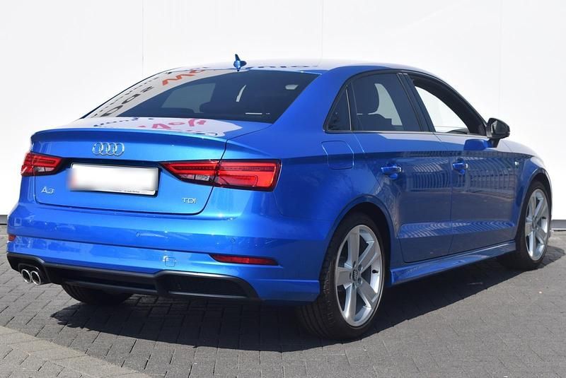 Gebraucht Audi A3 S-Line 2018 Blau Limousine