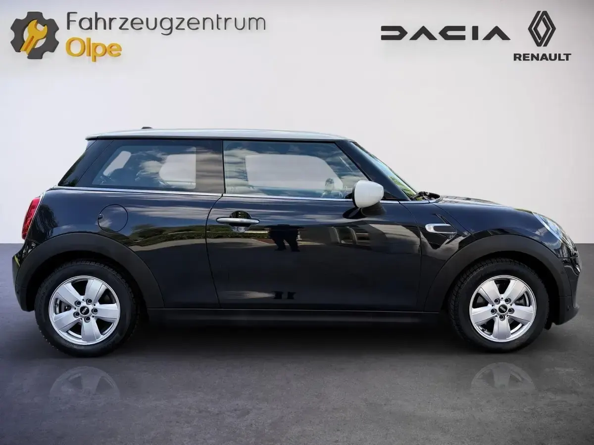 Gebraucht Mini Cooper 136 PS (100 kW) 2020 Enigmatic black Kleinwagen