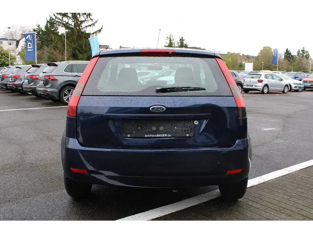 Gebraucht Ford Fiesta Ghia 80 PS (58 kW) 2004 Andere / benzin (metallic) Kleinwagen