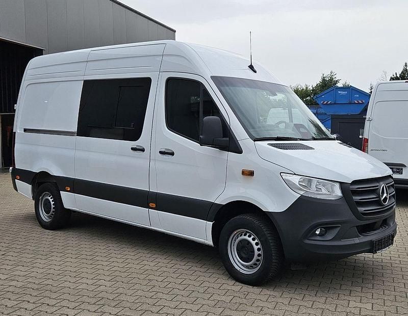 Weiß Gebraucht 2024 Mercedes Sprinter Van | 50.575 € (Teuer) - Bild 1/4