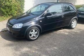 Schwarz Gebraucht 2004 Opel Corsa Limousine | 1.300 € (Fairer Preis) - Bild 1/1