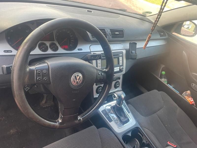 Gebraucht VW Passat 140 PS (102 kW) 2007 Schwarz Kombi