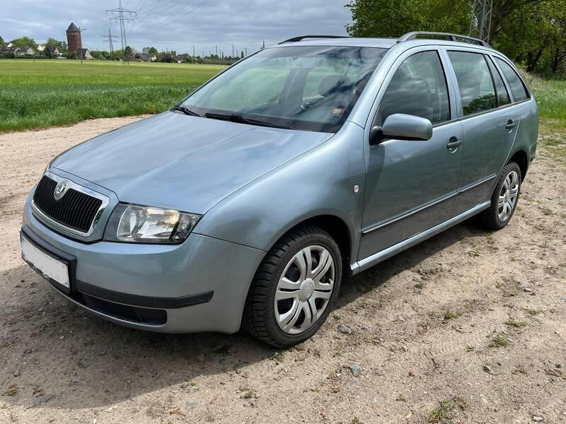 Grau Gebraucht 2004 Skoda Fabia Kombi | 1.100 € (Guter Preis) - Bild 1/4