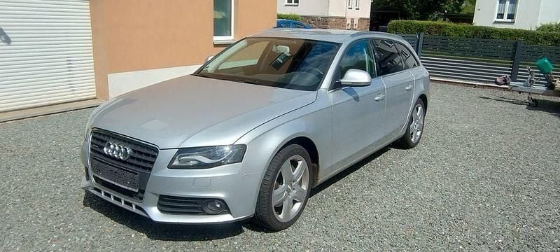 Silber Gebraucht 2009 Audi A4 Ambition Limousine | 5.999 € (Superpreis) - Bild 1/4
