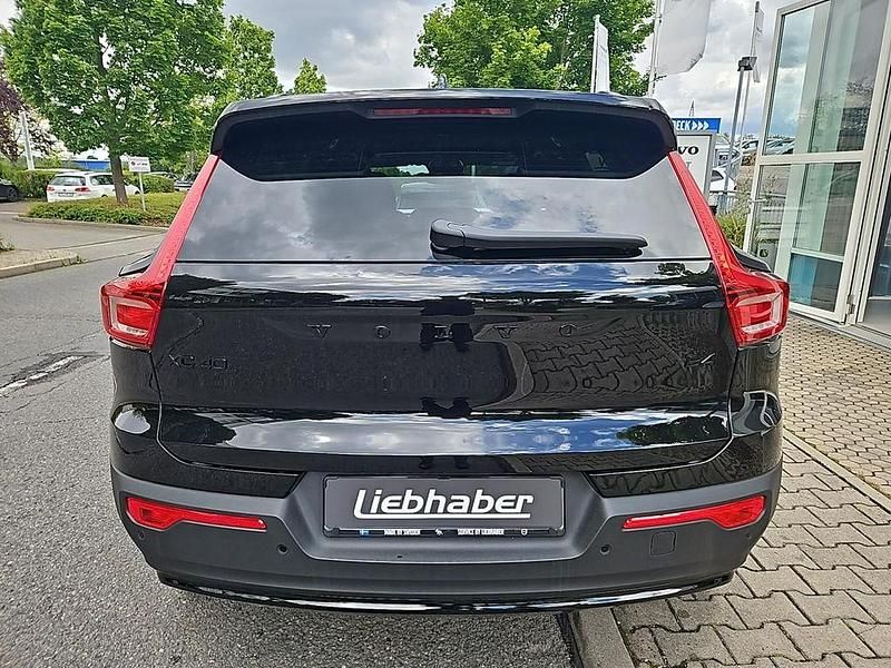 Neu Volvo XC40 Plus 197 PS (144 kW) 2025 Onyx black / metallic SUV
