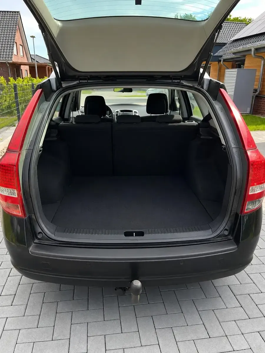 Gebraucht Kia Ceed 90 PS (66 kW) 2012 Schwarz Kleinwagen