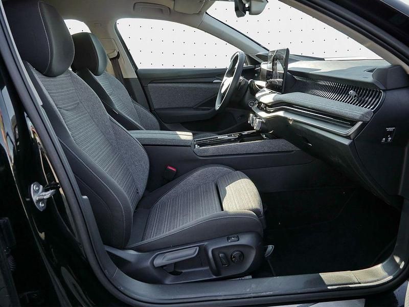 Gebraucht Skoda Superb Selection 150 PS (110 kW) 2025 Ebony schwarz metallic Kombi