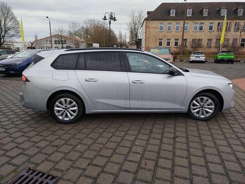 Neu Opel Astra Edition 131 PS (96 kW) 2025 Grau/typ aussenverkleidung metalliclackierung Kombi