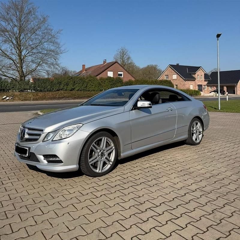 Gebraucht Mercedes E500 408 PS (300 kW) 2012 Silber Coupé
