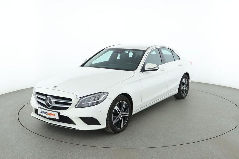 Weiß Gebraucht 2020 Mercedes C180 Avantgarde Limousine | 24.950 € (Fairer Preis) - Bild 1/4