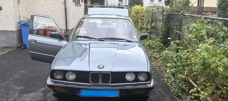Gebraucht BMW 325 122 PS (89 kW) 1985 Limousine