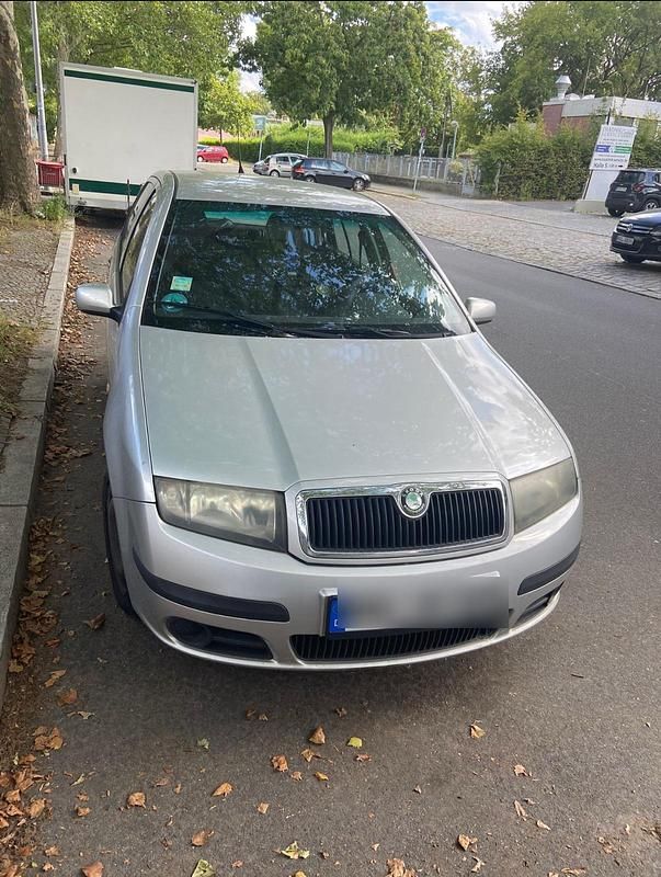 Silber Gebraucht 2006 Skoda Fabia Kleinwagen | 700 € (Superpreis) - Bild 1/3