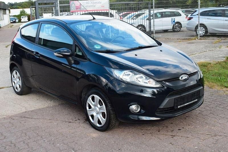 Schwarz Gebraucht 2012 Ford Fiesta Champions Edition Kleinwagen | 2.999 € (Guter Preis) - Bild 1/4