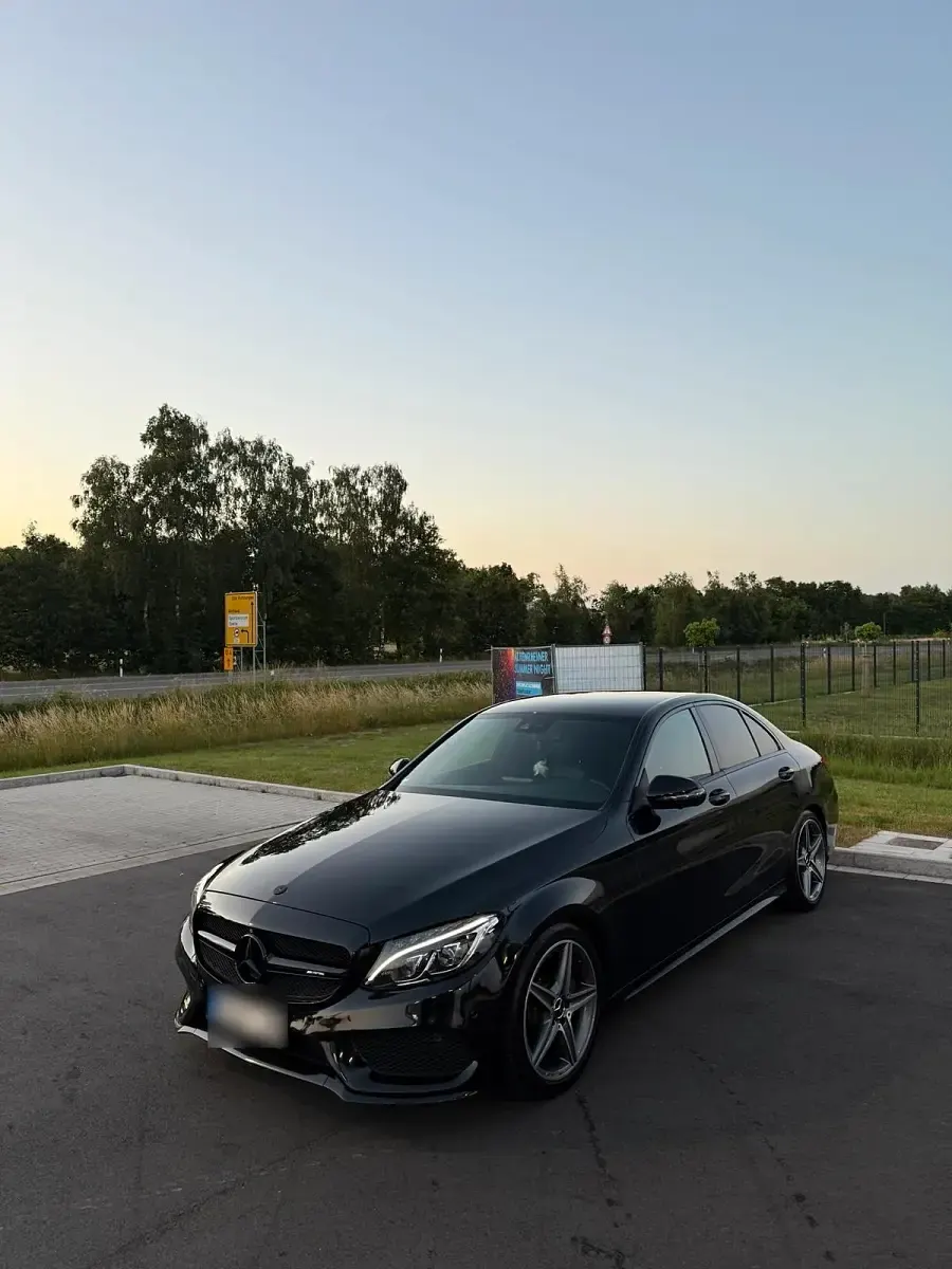 Gebraucht Mercedes C220 AMG line 170 PS (125 kW) 2015 Schwarz Limousine
