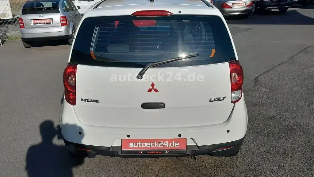 Gebraucht Mitsubishi Colt 95 PS (69 kW) 2009 Weiß Kleinwagen