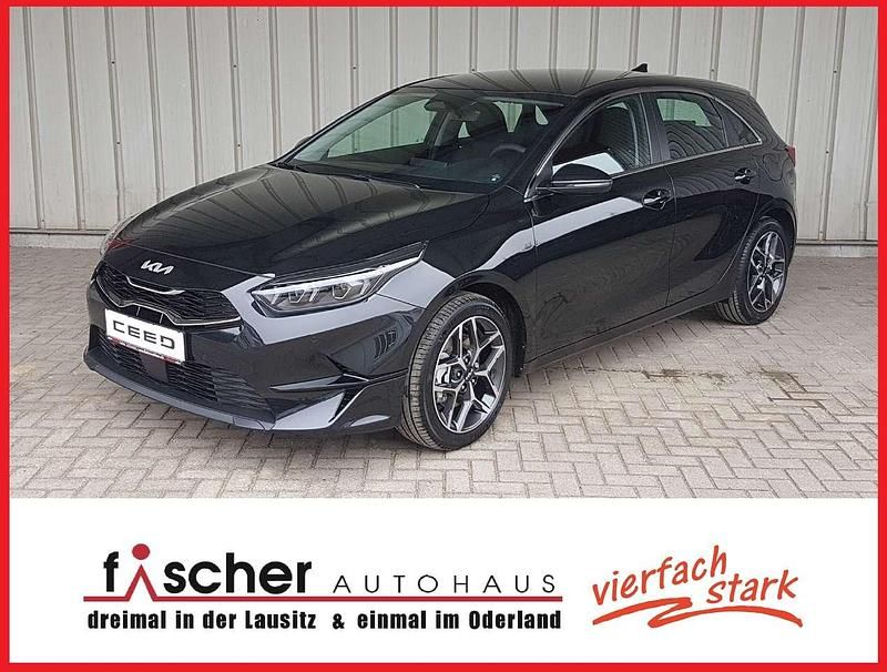 Zilinaschwarz Neu 2025 Kia Ceed Limousine | 29.650 € (Teuer) - Bild 1/4