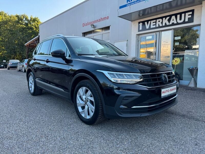 Gebraucht VW Tiguan Move 122 PS (89 kW) 2023 Schwarz SUV