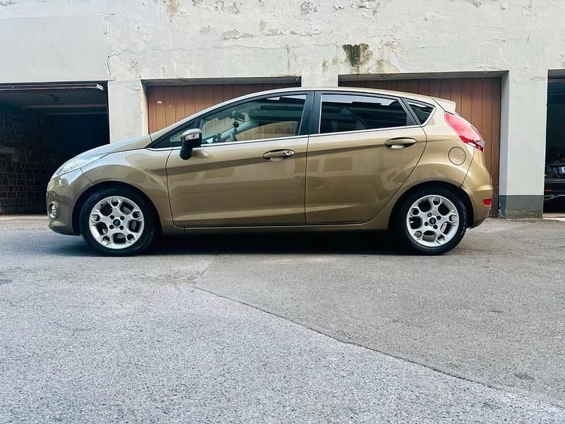 Gebraucht 2011 Ford Fiesta Kleinwagen | 2.400 € (Teuer) - Bild 1/4