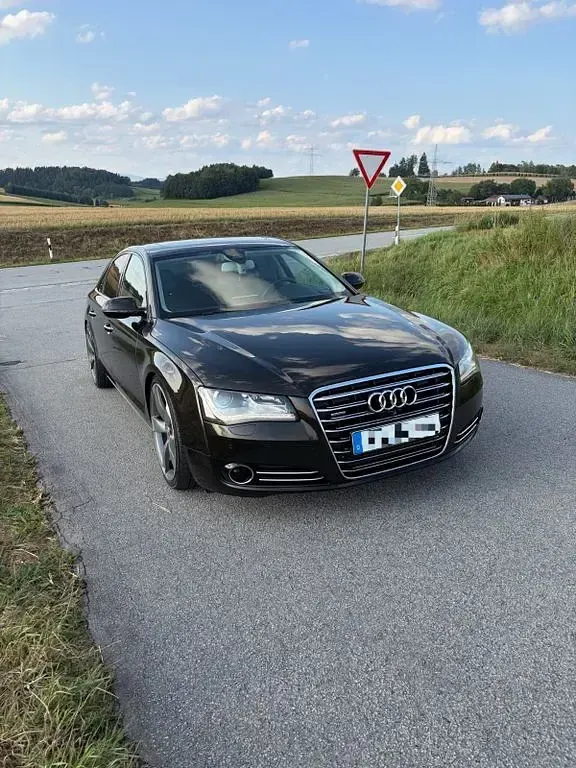 Gebraucht Audi A8 Ambiente 250 PS (183 kW) 2013 Schwarz Limousine