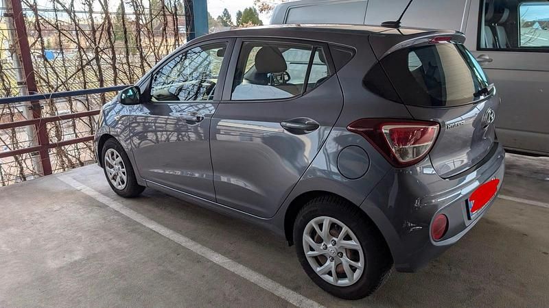 Gebraucht Hyundai i10 63 PS (46 kW) 2019 Grau Kleinwagen