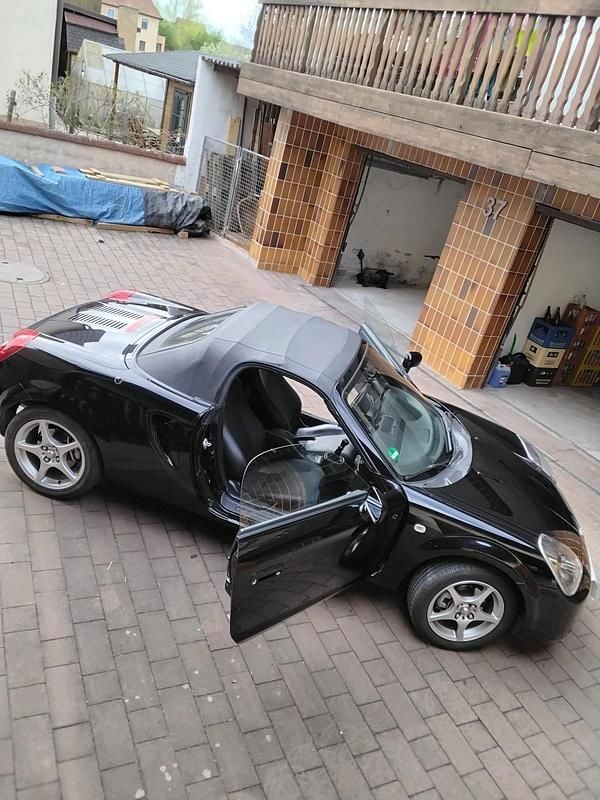 Gebraucht Toyota MR2 140 PS (102 kW) 2004 Schwarz Cabrio
