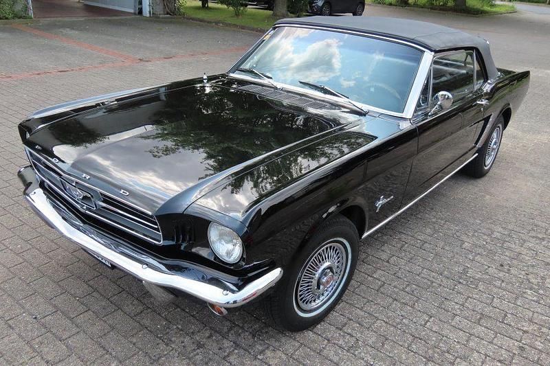 Schwarz Gebraucht 1965 Ford Mustang Cabrio | 27.900 € - Bild 1/4