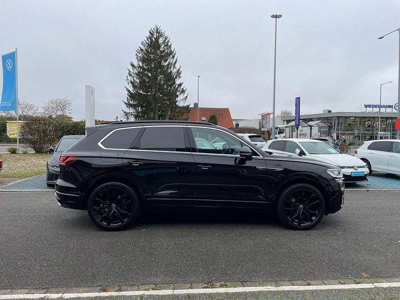Gebraucht VW Touareg R-line 286 PS (210 kW) 2023 Schwarz metallic SUV