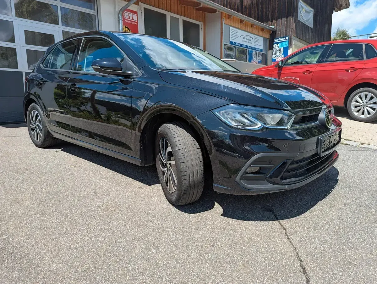 Gebraucht VW Polo Life 95 PS (69 kW) 2022 Schwarz Kleinwagen