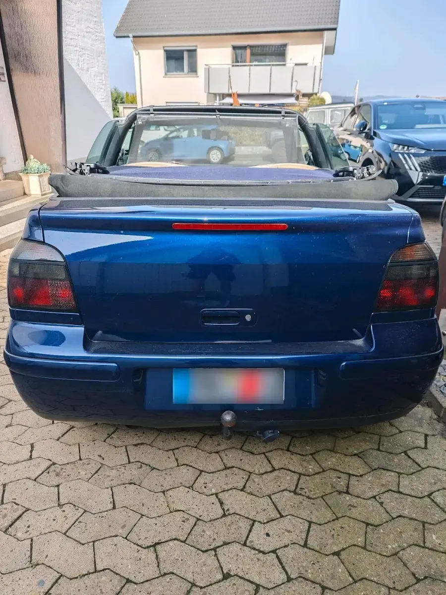 Używany VW Golf 101 KM (74 kW) 1999 Purpurowy Kabriolet