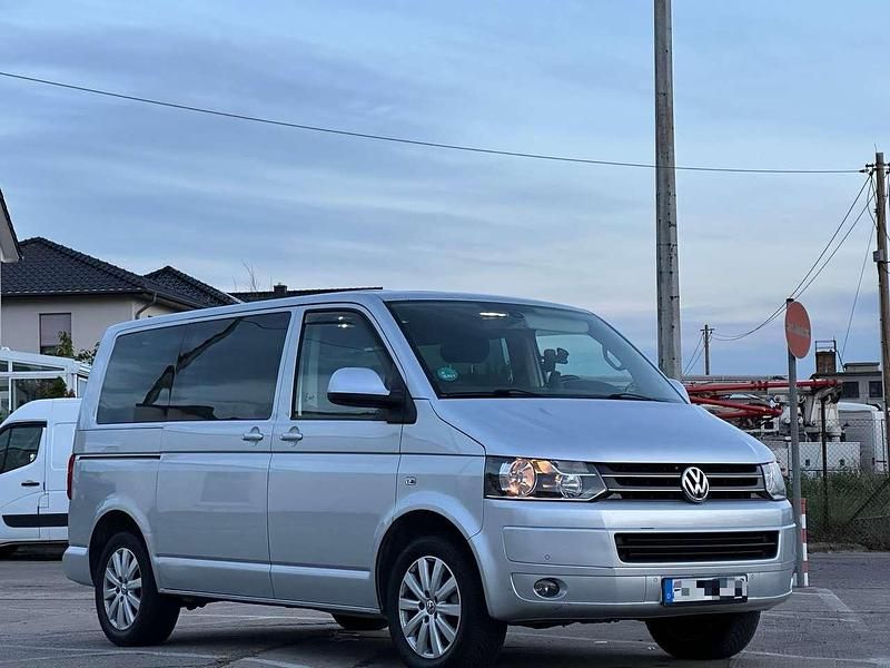 Grau Gebraucht 2010 VW T5 Comfortline Van | 14.499 € - Bild 1/4