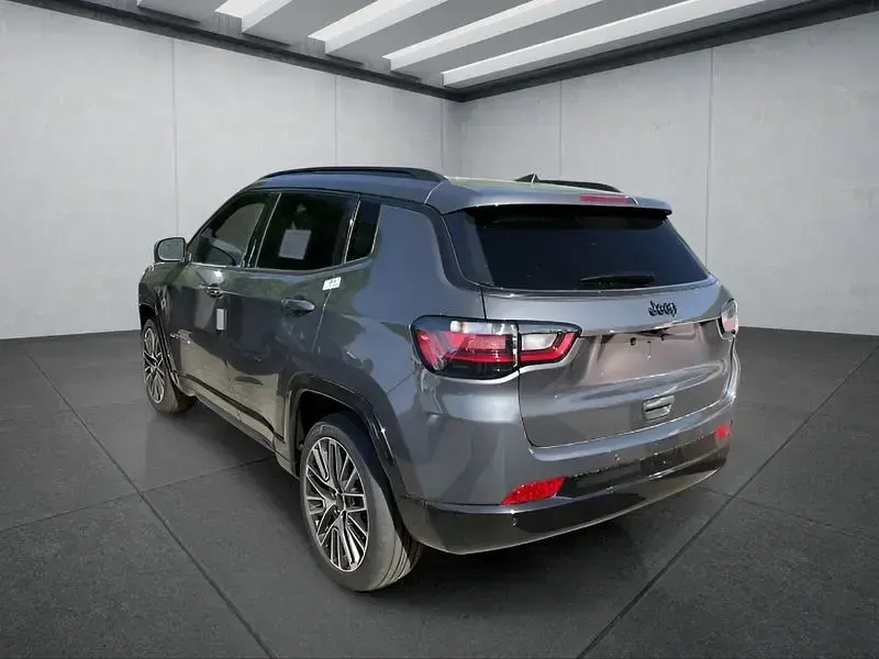 Uusi Jeep Compass Summit 131 HP (96 kW) 2025 Harmaa Katumaasturi