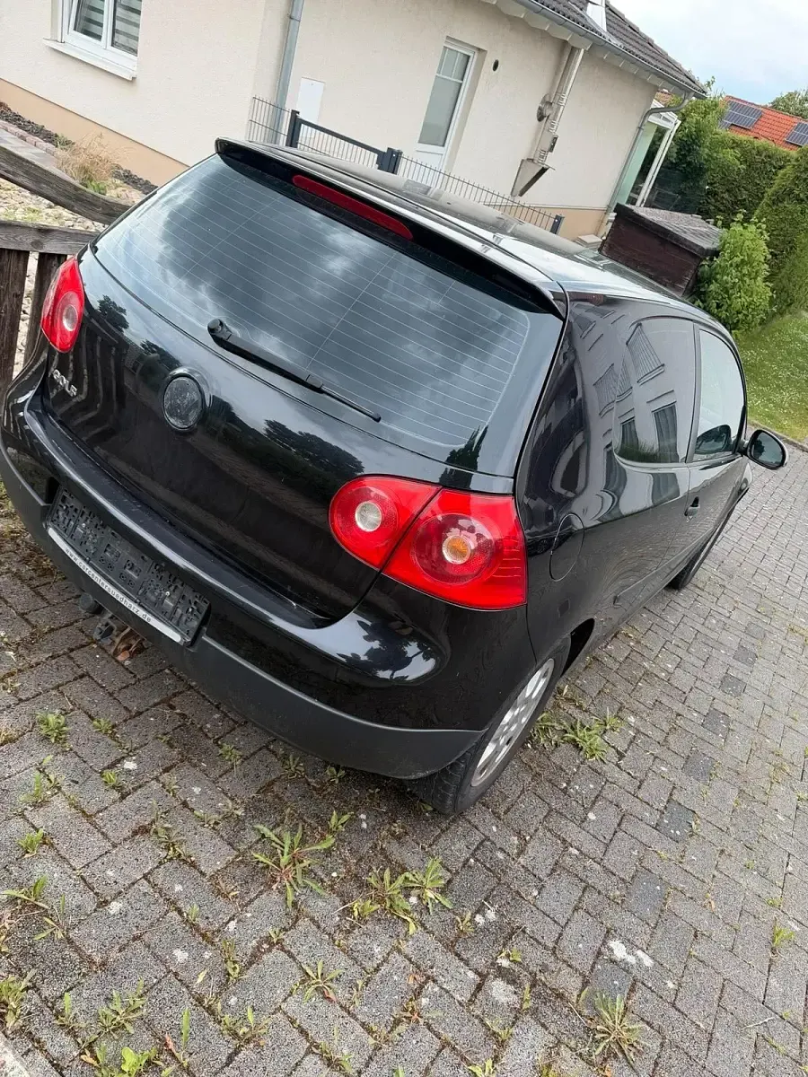 Gebraucht VW Golf V 75 PS (55 kW) 2004 Schwarz Kleinwagen