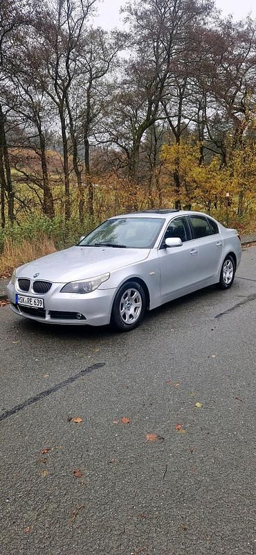 Grau Gebraucht 2007 BMW 525 Limousine | 4.500 € - Bild 1/4