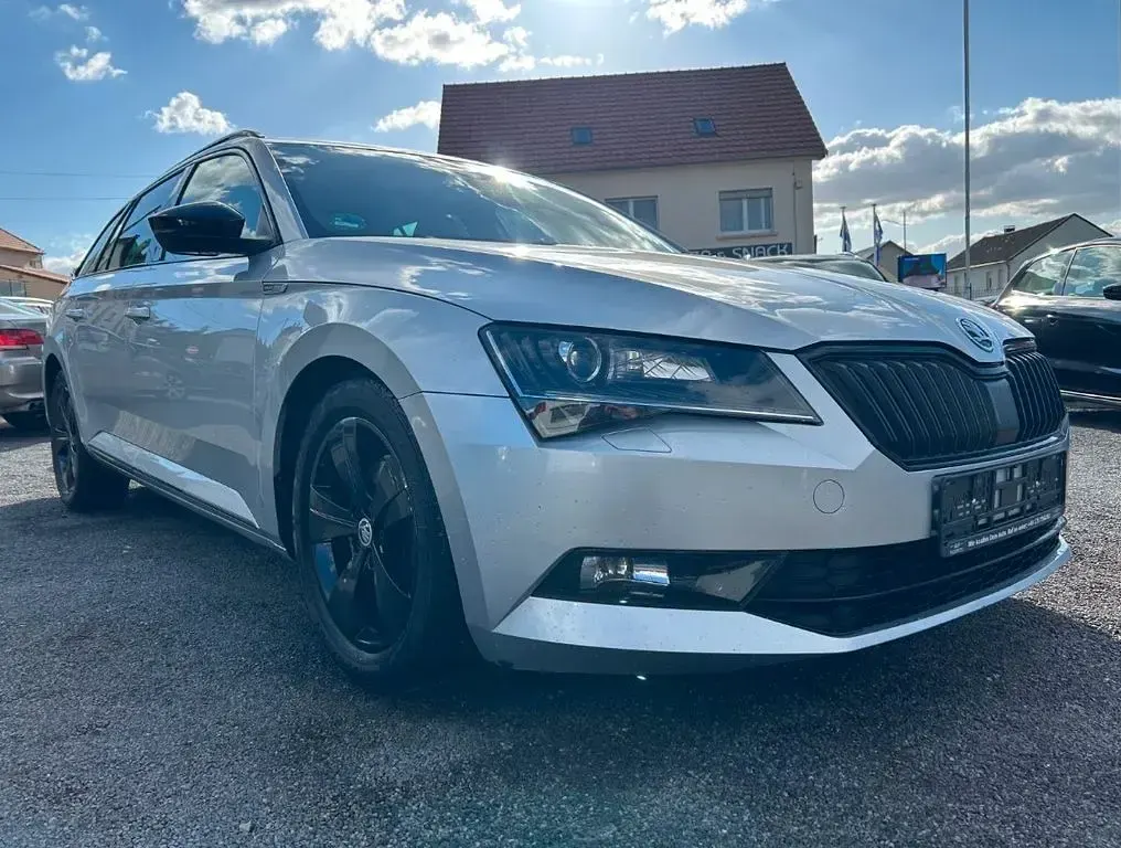 Gebraucht Skoda Superb SportLine 150 PS (110 kW) 2018 Silber Kombi