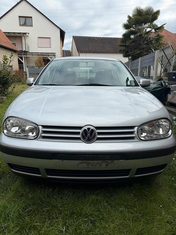 Gebraucht VW Golf IV Edition 101 PS (74 kW) 2000 Silber Kleinwagen
