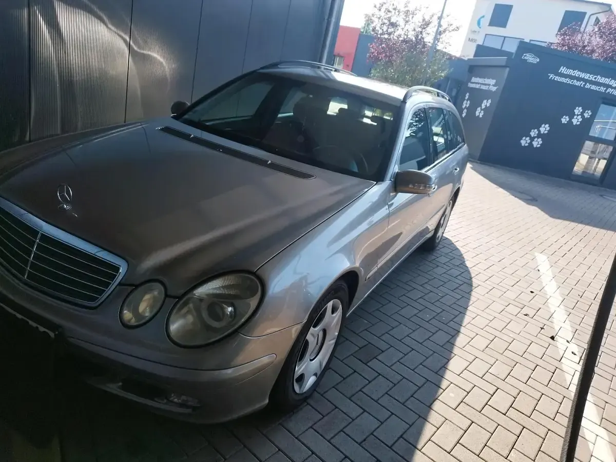 Gebraucht Mercedes E220 150 PS (110 kW) 2004 Gold Kombi