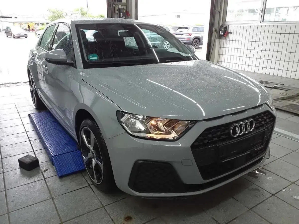 Gebraucht Audi A1 110 PS (80 kW) 2023 Pfeilgrau perleffekt SUV
