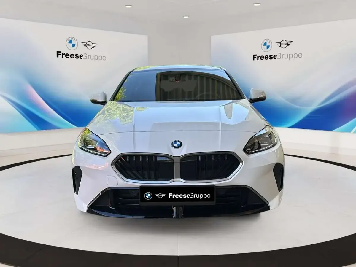Gebraucht BMW 120 Performance 170 PS (125 kW) 2025 Alpinweiss uni Kleinwagen