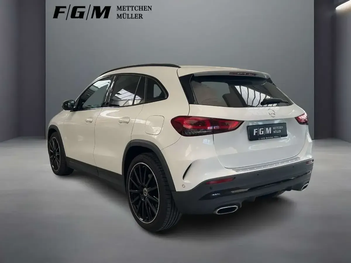 Gebraucht Mercedes GLA250 Night 224 PS (164 kW) 2020 Unilack polarweiß SUV