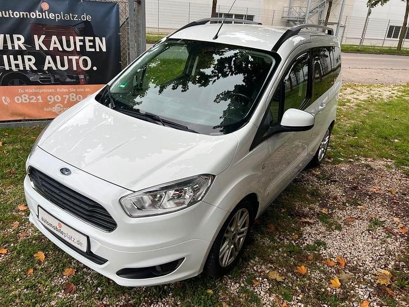 Gebraucht Ford Tourneo Courier Titanium 101 PS (74 kW) 2016 Weiß Van / Kleinbus